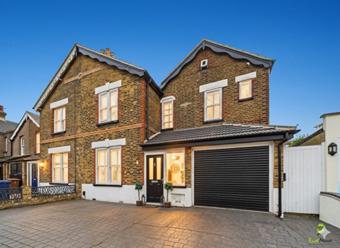 5 Bedroom Semi Detached House To Rent In Heathfield Road, Bexleyheath, Kent, DA6