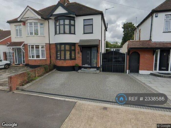 3 Bedroom Semi-Detached House To Rent In Glamis Drive, Hornchurch, RM11