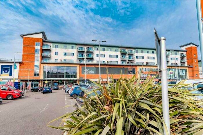 2 Bedroom Flat To Rent In Queensmead, Farnborough, GU14