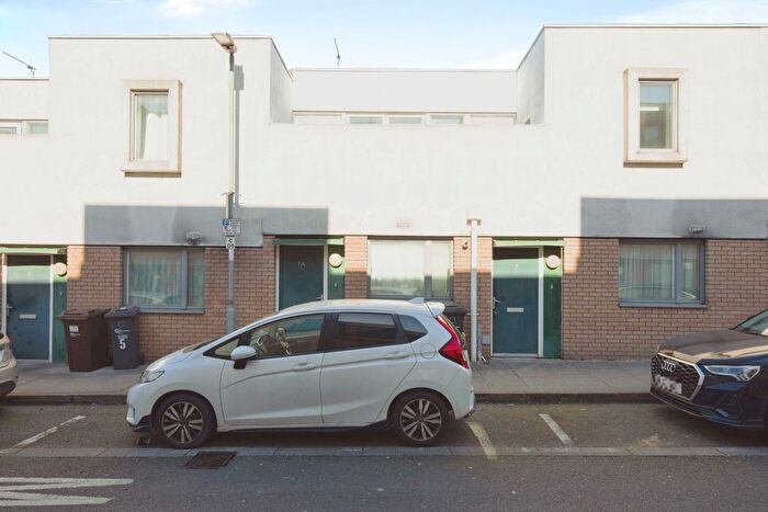1 Bedroom Flat For Sale In Church Road, Barking, IG11