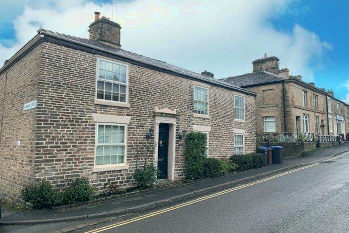 2 Bedroom Property To Rent In Canal Street, High Peak SK23