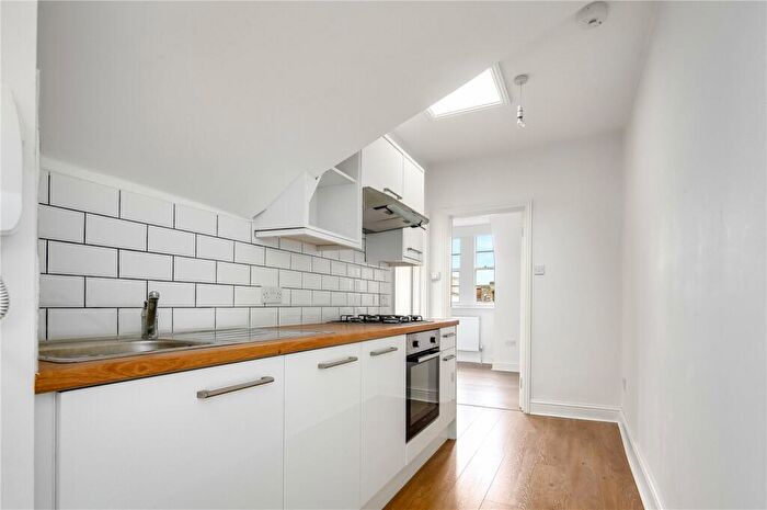 1 Bedroom Flat To Rent In Mare Street, Hackney, London, E8