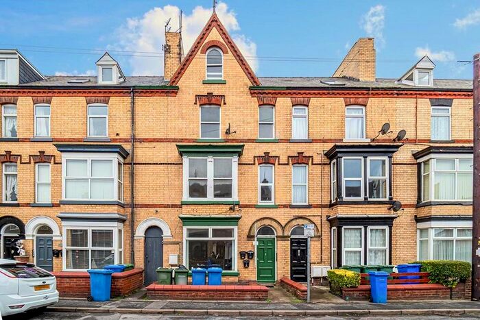 1 Bedroom Flat To Rent In Windsor Crescent, Bridlington, North Humberside YO15