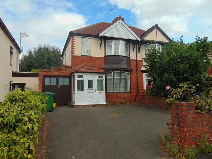 3 Bedroom Semi-Detached House To Rent In Shepherds Brook Road, Stourbridge, DY9