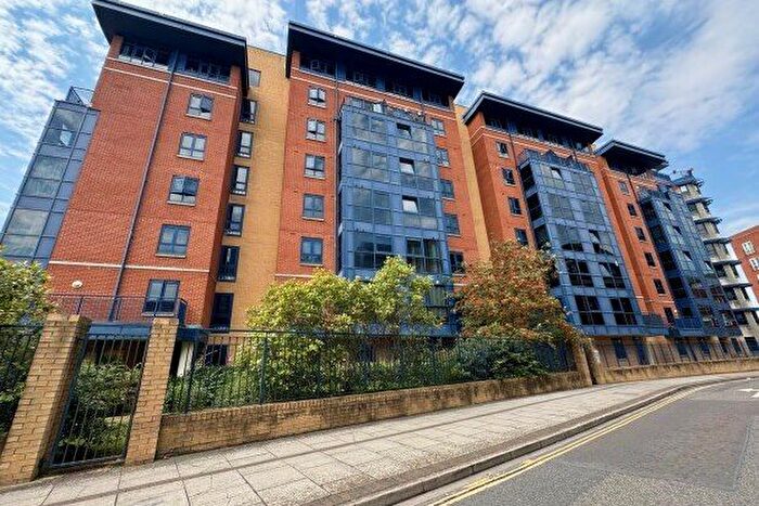 2 Bedroom Flat To Rent In Canute Road, Southampton, SO14