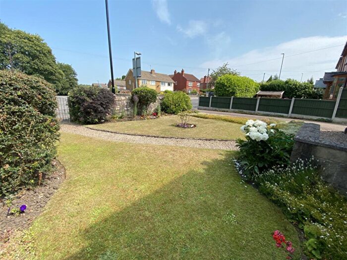 2 Bedroom Detached Bungalow For Sale In Doncaster Road, Conisbrough, DN12