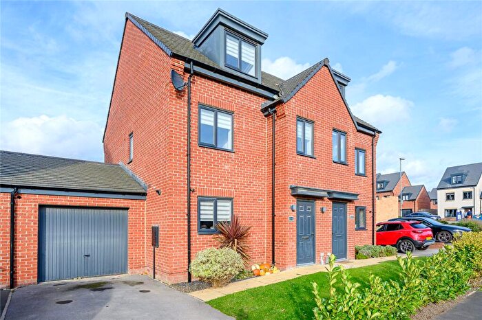 3 Bedroom Semi-Detached House For Sale In Magnolia Road, Leeds, LS14