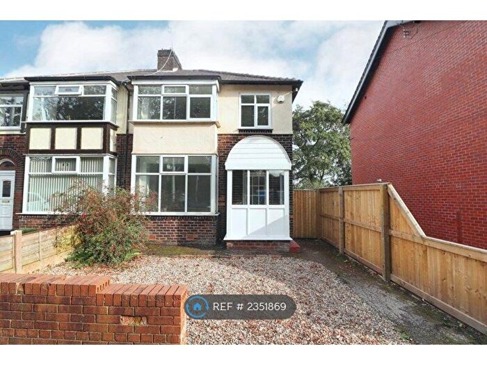 3 Bedroom Semi-Detached House To Rent In Bridgwater Road, Manchester, M28