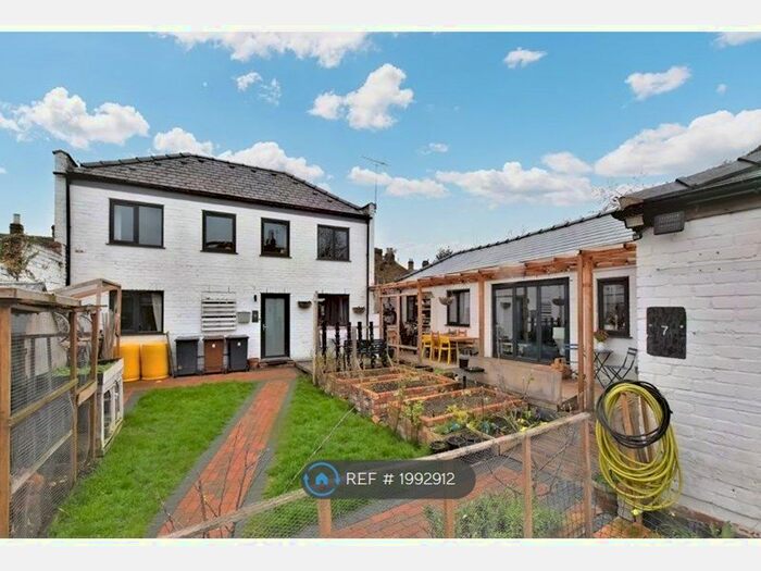 3 Bedroom Detached House To Rent In Allison Place, Lincoln, LN1