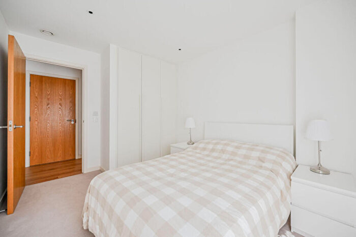 3 Bedroom Flat For Sale In Woodberry Down, , Stoke Newington, London, N4