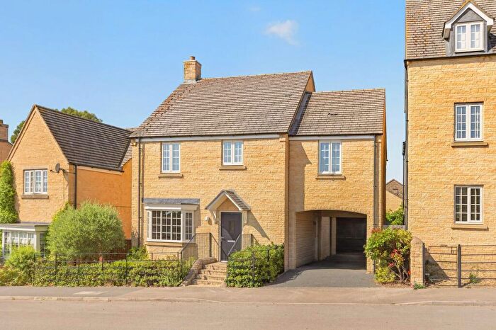 4 Bedroom Detached House For Sale In Oak Lane, Kings Cliffe, PE8
