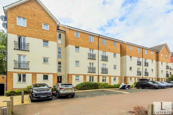 2 Bedroom Flat To Rent In Itea Court, Lindie Gardens, Uxbridge, UB8