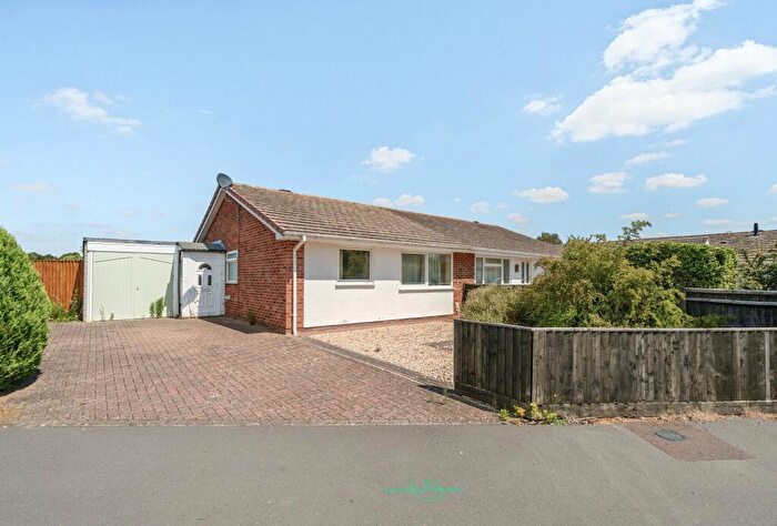 2 Bedroom Bungalow To Rent In Laurel Drive, Southmoor, Abingdon, Oxfordshire, OX13