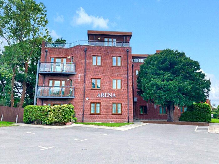 2 Bedroom Apartment For Sale In Botley Road, West End, Southampton, Hampshire, SO30