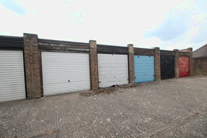 Parking/garage To Rent In Highlands Road, Orpington, BR5