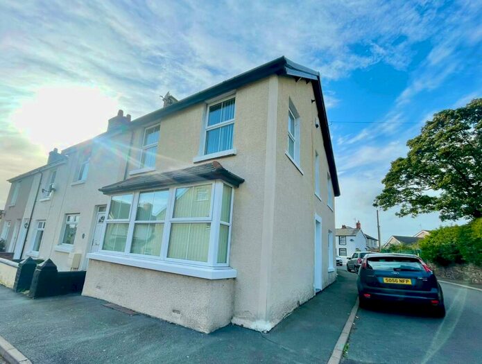 3 Bedroom End Of Terrace House To Rent In Peniel Street, Deganwy, LL31