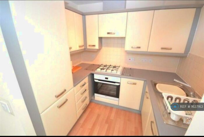 2 Bedroom Flat To Rent In Circular Road East, Colchester, CO2