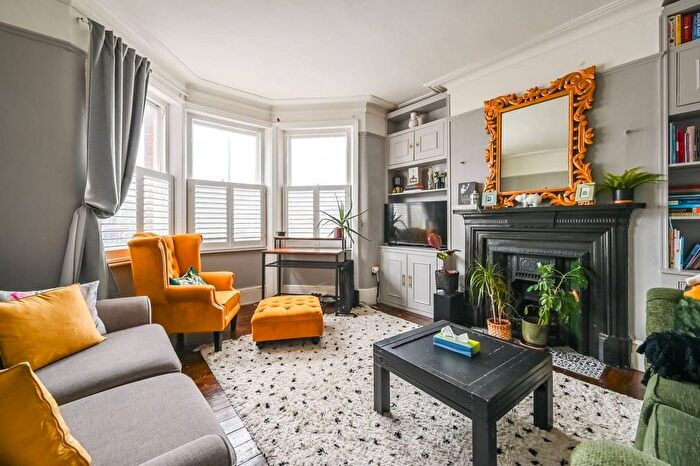 2 Bedroom Flat To Rent In Salisbury Mansions, Harringay, London, N15