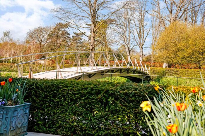 9 Bedroom Detached House For Sale In Theale, Reading, West Berkshire, RG7