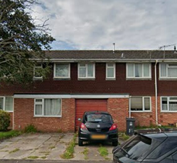3 Bedroom Terraced House To Rent In Woodside Avenue, Hutton, BS24