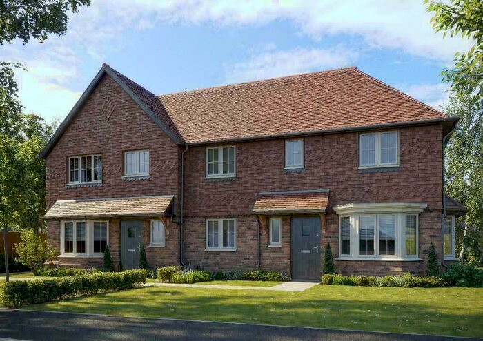 3 Bedroom Semi-Detached House For Sale In Sharnal Street, High Halstow, ME3