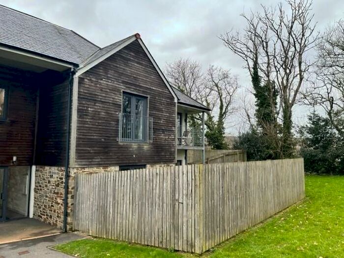 2 Bedroom Apartment To Rent In Charlestown, PL25