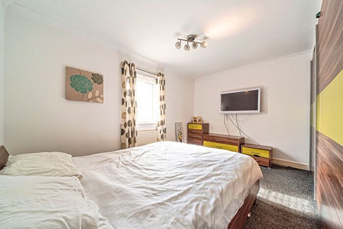 3 Bedroom Terraced House For Sale In Cairnhill Circus, Glasgow, G52