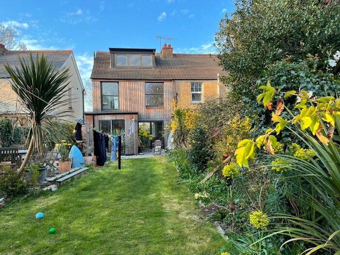 3 Bedroom Semi-Detached House To Rent In Swiss Gardens, Shoreham By Sea, BN43