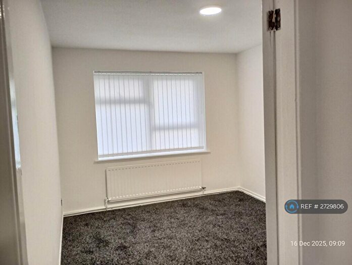 2 Bedroom Flat To Rent In Crosby, Liverpool, L23