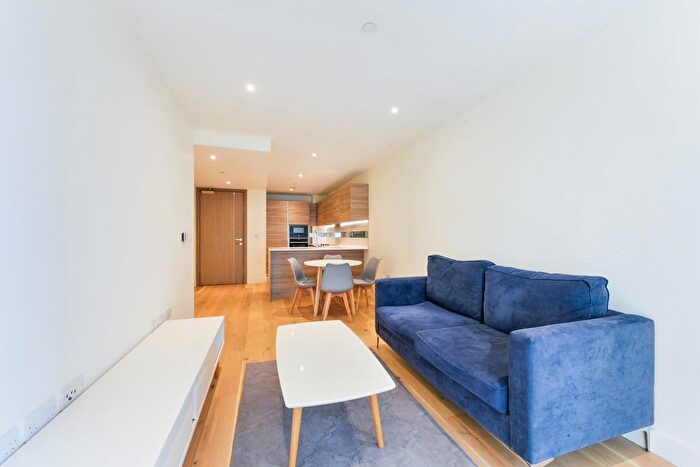 2 Bedroom Flat For Sale In Deveraux House, London, SE18