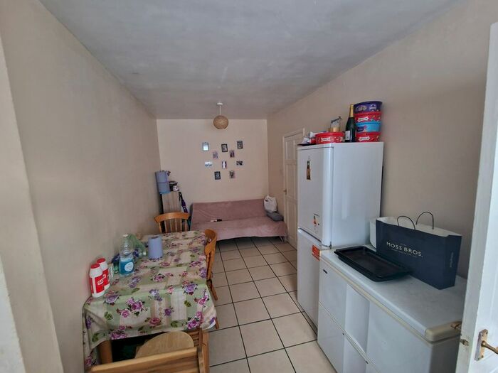 1 Bedroom Flat To Rent In Goodmayes Close, Bedford, MK42