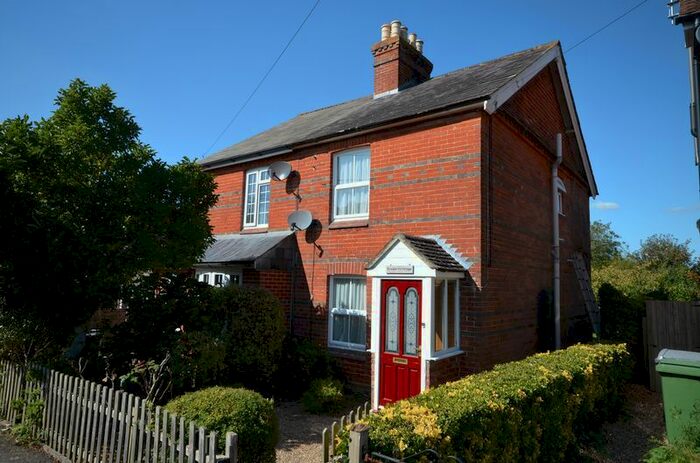 3 Bedroom Cottage To Rent In Church Road, Shedfield, Southampton SO32