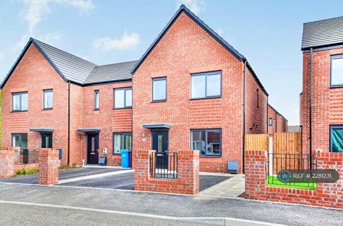 3 Bedroom Semi-Detached House To Rent In Keele Walk, Manchester, M40