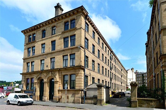 2 Bedroom Apartment To Rent In City Mills, - Mill Street, Bradford, West Yorkshire, BD1