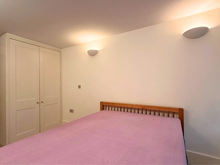 1 Bedroom Flat To Rent In Hartfield Road, Wimbledon, SW19