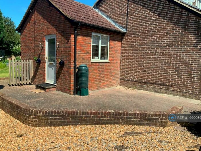 1 Bedroom Flat To Rent In Brewers Lane, Winchester, SO21