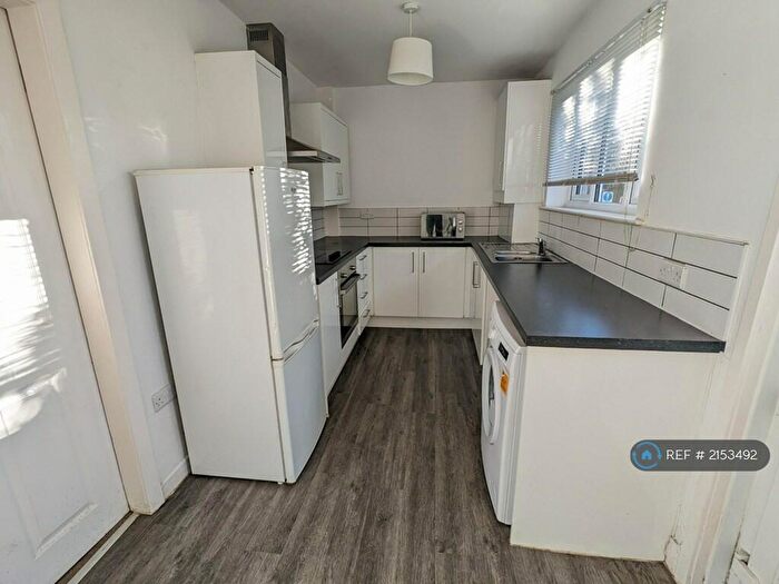 3 Bedroom End Of Terrace House To Rent In Roger Lane, Huddersfield, HD4