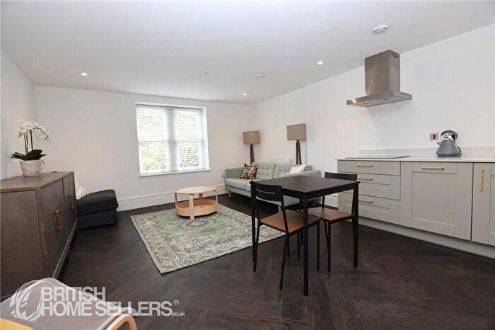1 Bedroom Apartment For Sale In Cathedral Road, Cardiff, CF11