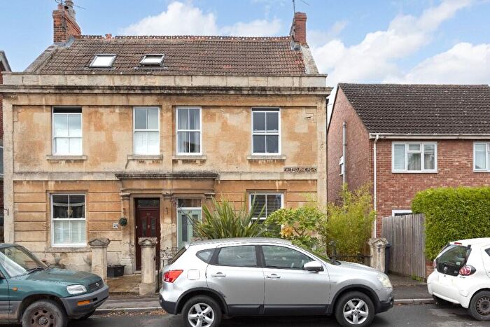 4 Bedroom Semi-Detached House For Sale In Eastbourne Road, Trowbridge, BA14