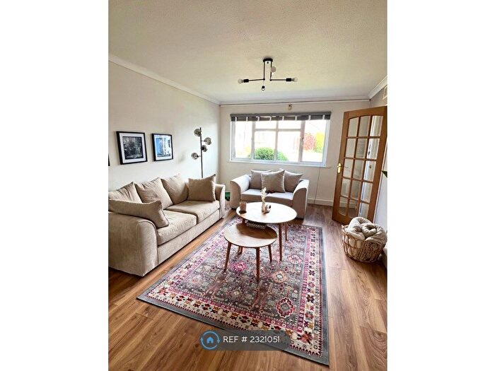 3 Bedroom Semi-Detached House To Rent In Glendale Drive, Spondon, Derby, DE21