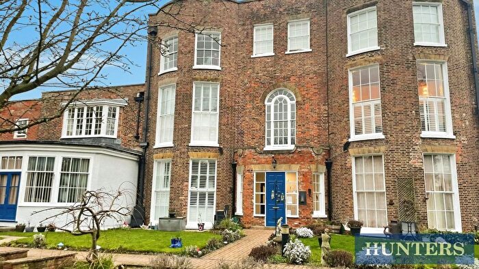 2 Bedroom Flat For Sale In The Avenue, Westgate, Bridlington, YO16