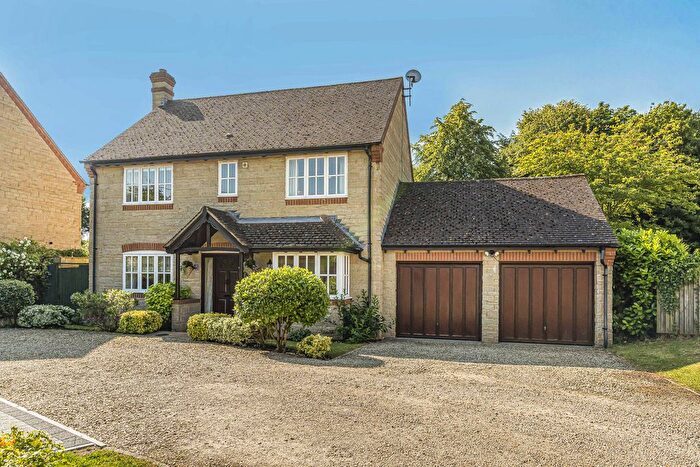 4 Bedroom Detached House For Sale In Rose Close, Bucknell, OX27