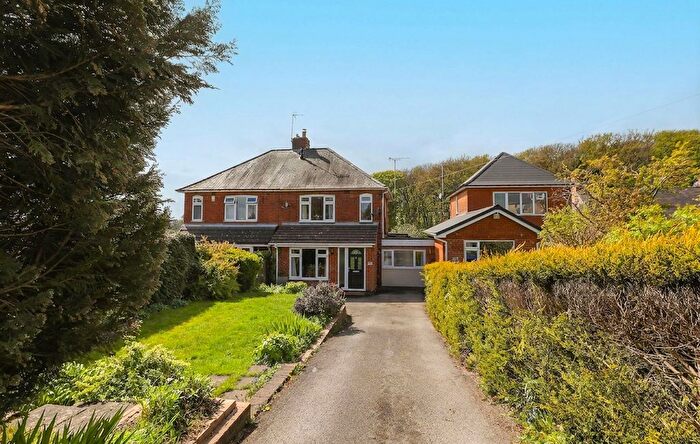 3 Bedroom Semi Detached House For Sale In Hady Lane, Chesterfield, S41