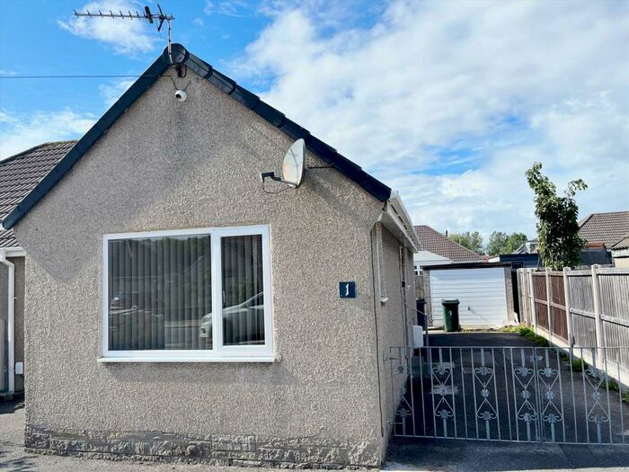 2 Bedroom Bungalow To Rent In Lambrigg Close, Morecambe, LA4