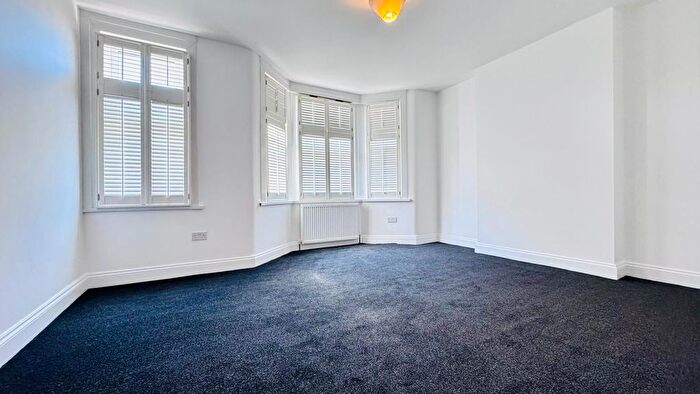 1 Bedroom Terraced House To Rent In Wallington Road, Ilford, IG3