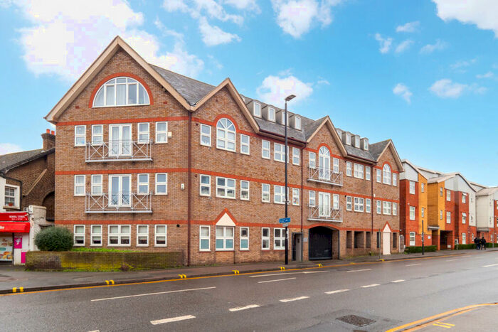 2 Bedroom Apartment To Rent In Throwley Way, Sutton, SM1