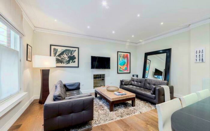 3 Bedroom Apartment To Rent In Park Road, St Johns Wood, London, NW8