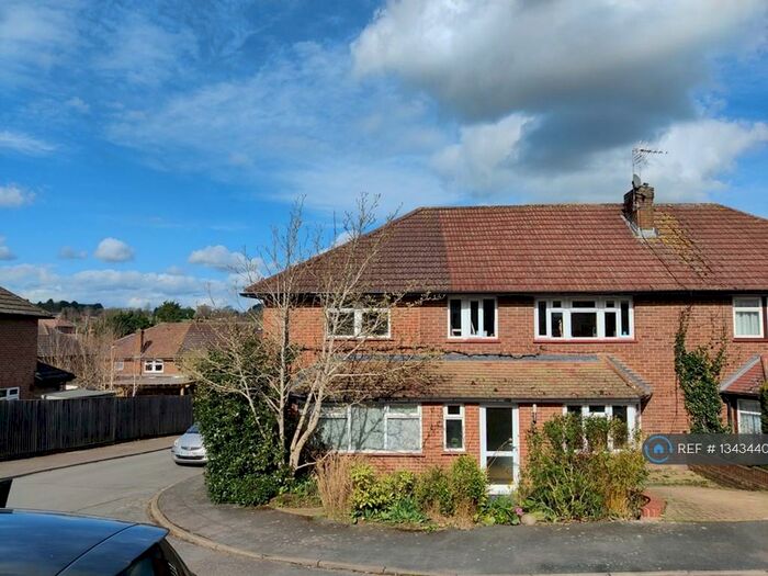 4 Bedroom Semi-Detached House To Rent In Coxborrow Close, Cookham, SL6