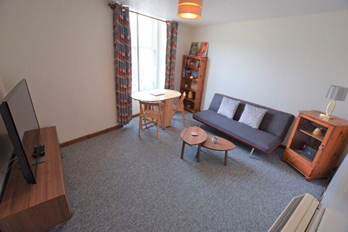 2 Bedroom Flat To Rent In Guild Street, City Centre, Aberdeen, AB11