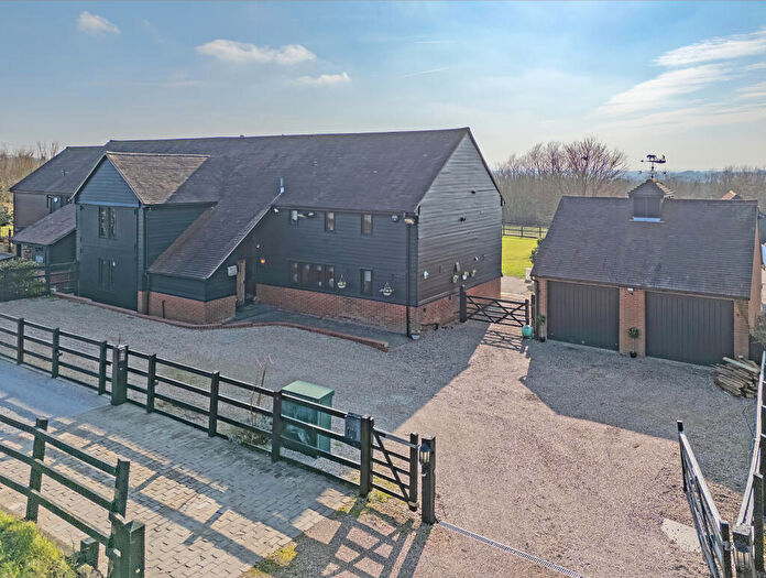 4 Bedroom House For Sale In Pages Lane, Romford, RM3